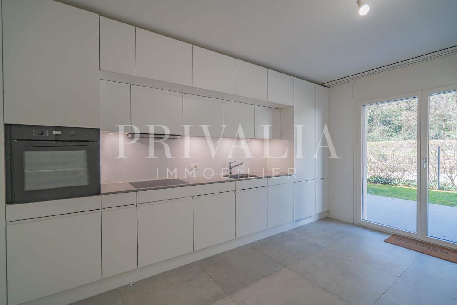 PrivaliaBeautiful 7.5 room flat with garden and terrace in a secure residence