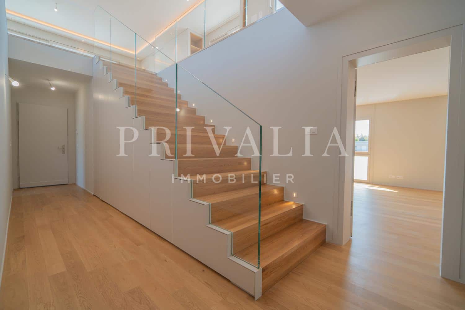 PrivaliaBEAUTIFUL 286 SQM DUPLEX ON THE TOP FLOOR