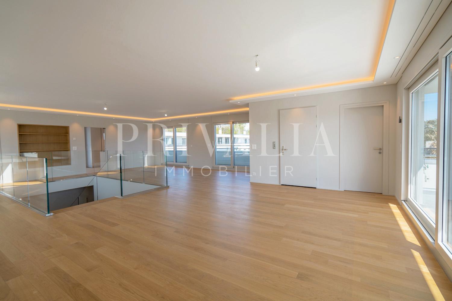 PrivaliaBEAUTIFUL 286 SQM DUPLEX ON THE TOP FLOOR