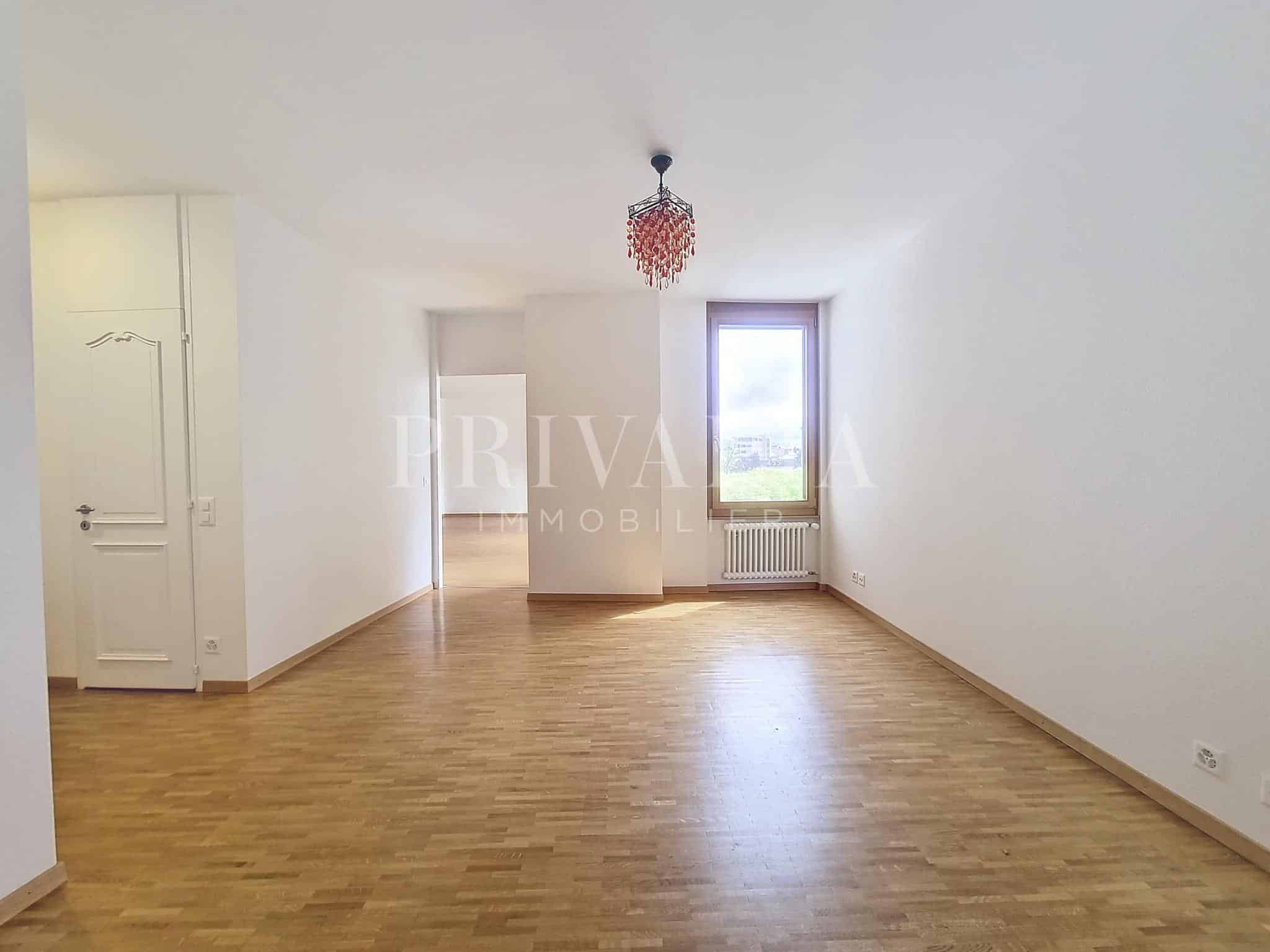 PrivaliaSuperb spacious apartment in the heart of the old town