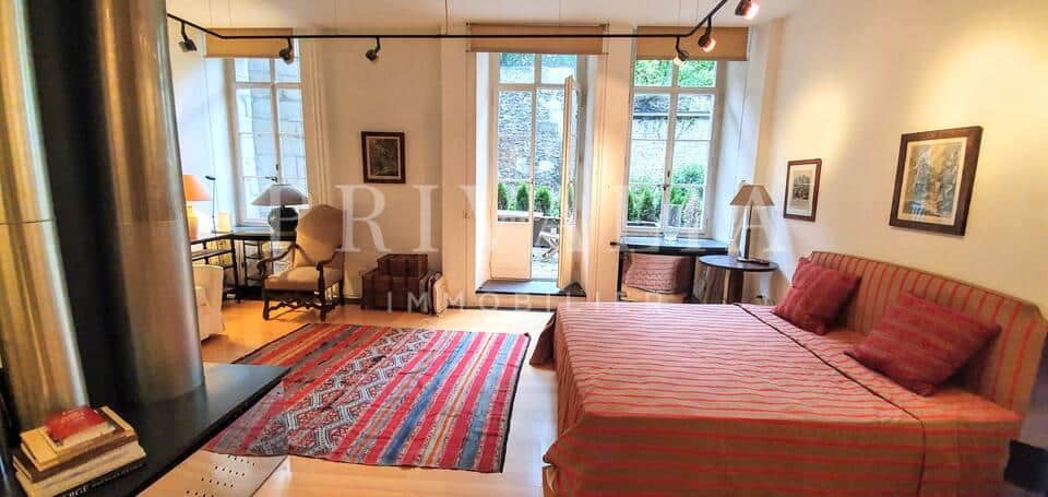 PrivaliaBeautiful furnished ground floor flat with terrace in the heart of the Old Town