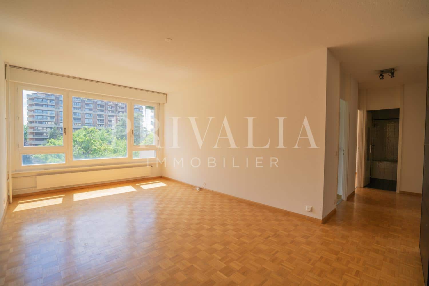 PrivaliaBeautiful 3-room apartment on a high floor with balcony