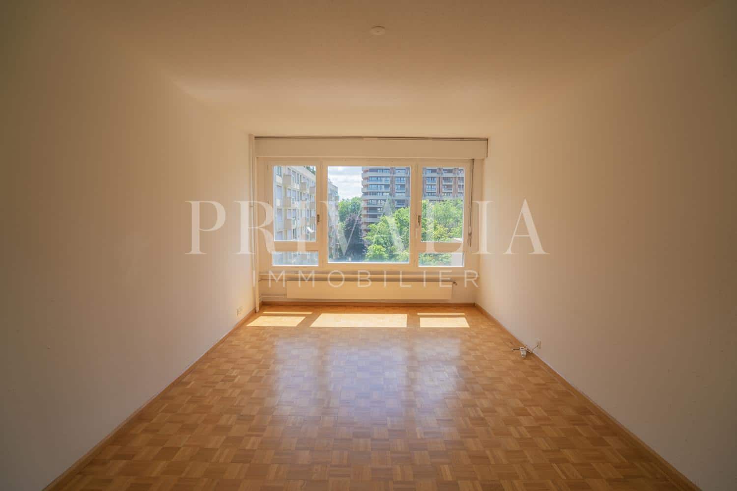 PrivaliaBeautiful 3-room apartment on a high floor with balcony